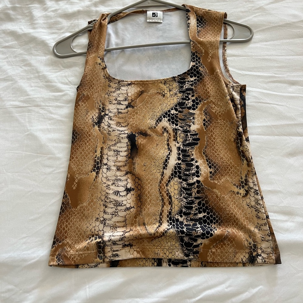 tank top snake print